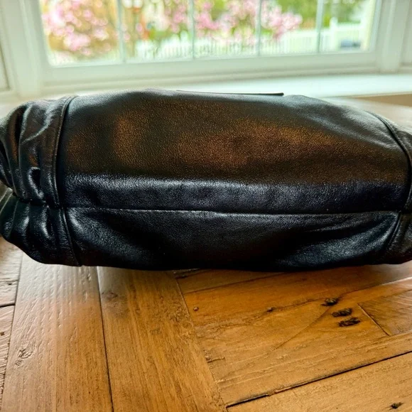 Coach Poppy Bag Black Leather Crossbody or Wear as Handbag. Great Condition! - Picture 6 of 12